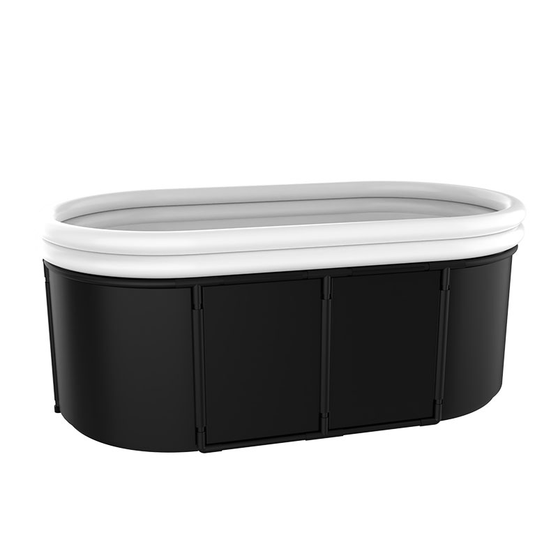 Malaking malamig na bath pool para sa pagbawi ng kalamnan